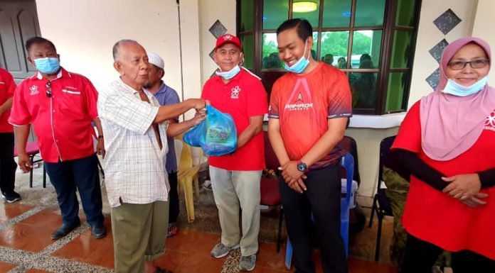 BERSATU Putatan bantu 380 keluarga mangsa banjir Putatan