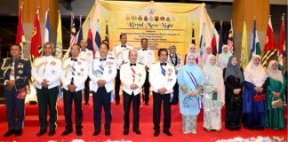 KM Dan Isteri Hadiri Royal Mess Night
