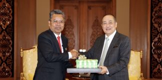 KM Terima Kunjungan Hormat Mohd Razali Sempena Persaraan