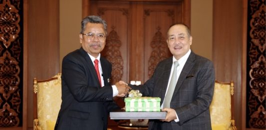 KM Terima Kunjungan Hormat Mohd Razali Sempena Persaraan